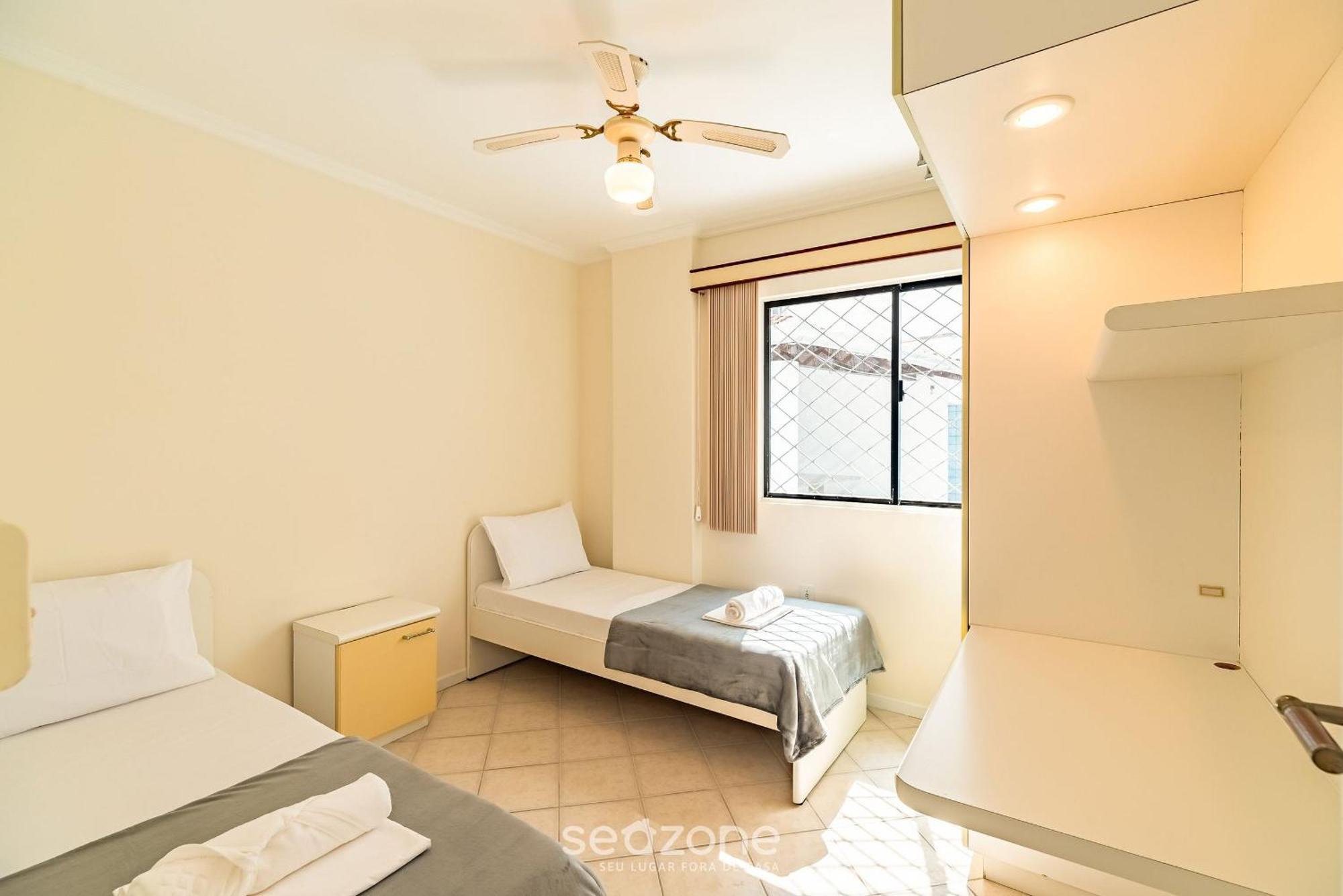 Apartamento 3q C/ Churrasqueira A 80m Da Erv0101 *