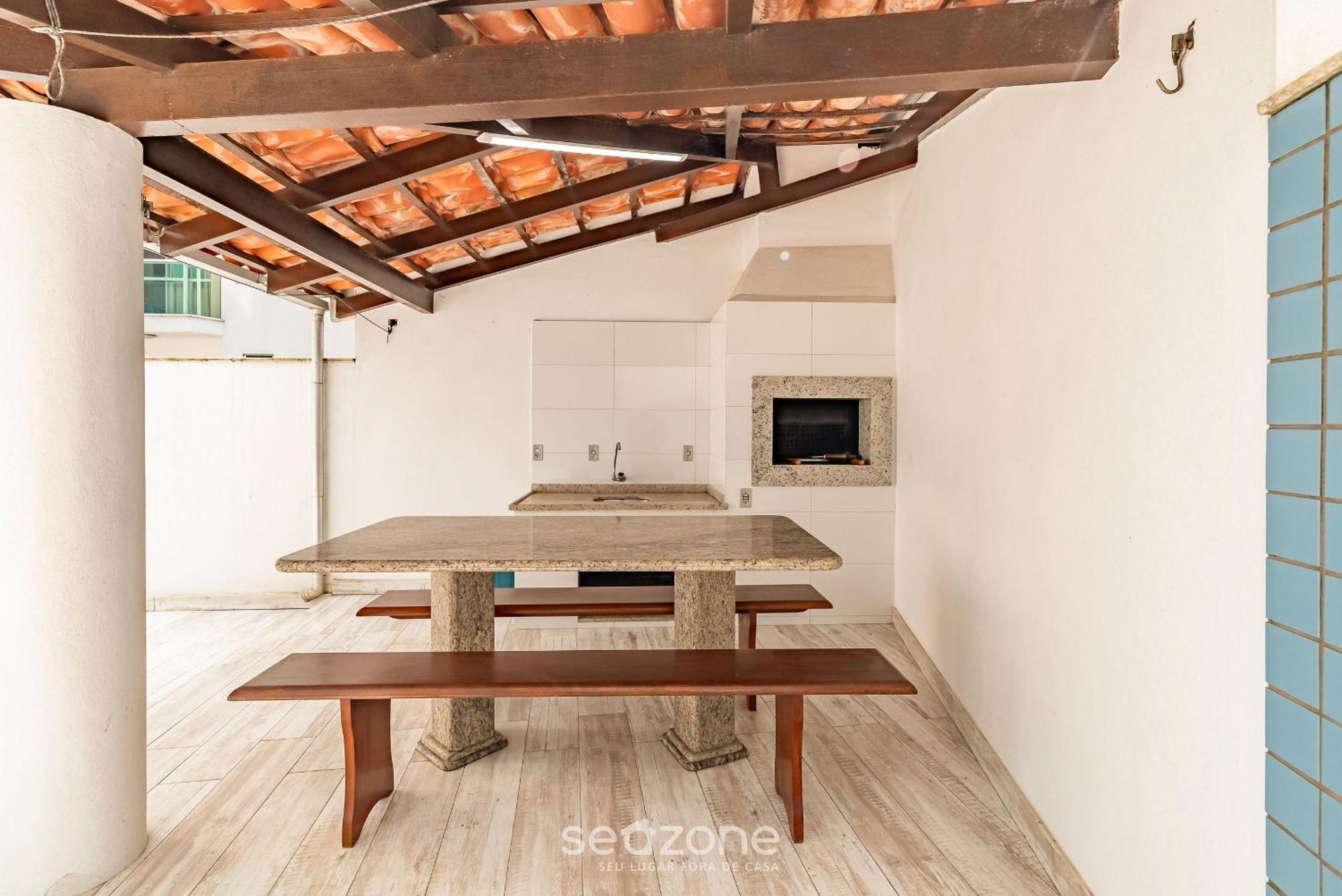 Apartamento 3q C/ Churrasqueira A 80m Da Erv0101